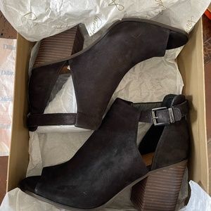 Brand new Arturo  Chiang open toe suede bootie with side cut out and buckle